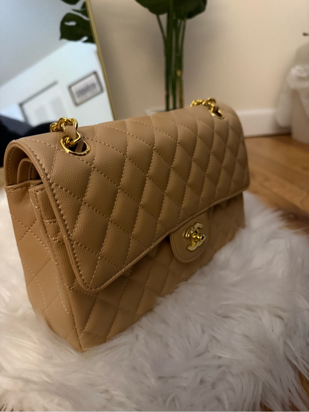 CHANEL Beige Quilted Leather Shoulder Bag with Gold Hardware - Picture 2 of 5